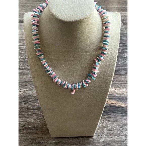 Vintage Puka Shell Chipped Necklace White Pink Light Blue Beach Summer - Picture 5 of 12